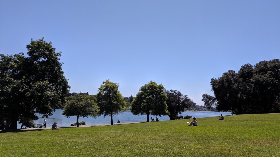 More Photos Of 355-357 Grand Ave, Oakland Storefront Retail Office For Lease