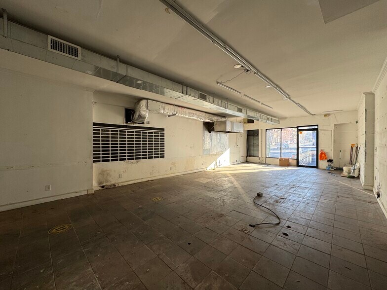More Photos Of 462 3rd Ave, Brooklyn Storefront Retail Residential For Lease
