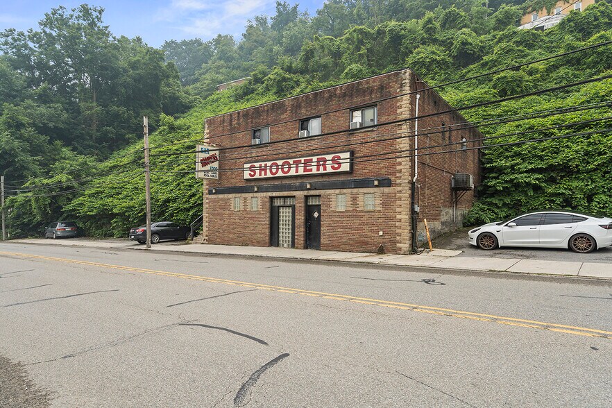 More Photos Of Island Avenue 1173-1175 Island Avenue, McKees Rocks Bar For Sale