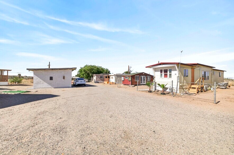 More Photos Of 11398 Bartlett Ave, Adelanto Contractor Storage Yard For Sale