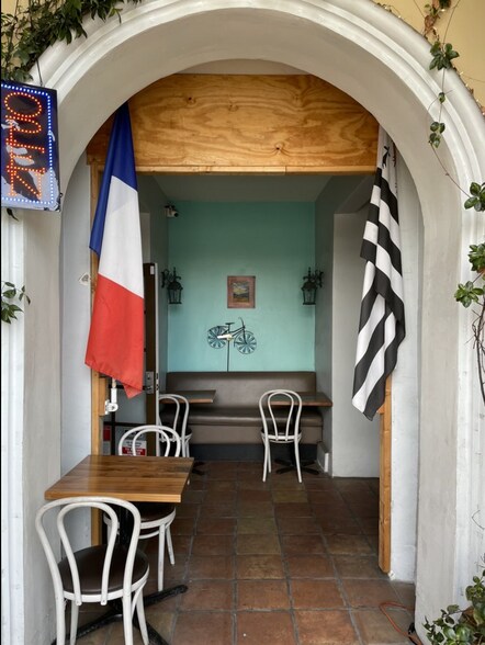 More Photos Of 1386-1388 Westwood Blvd, Los Angeles Storefront Retail Office For Sale