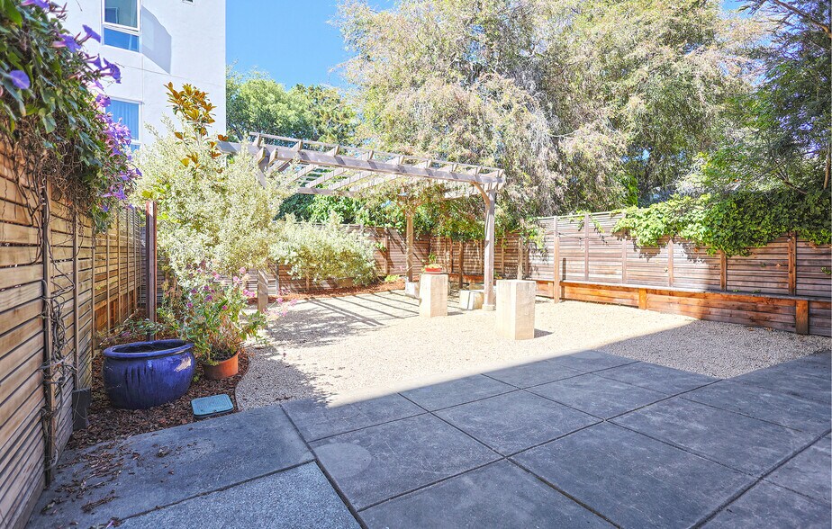 More Photos Of 2035-2037 Ashby Ave, Berkeley Storefront Retail Residential For Sale