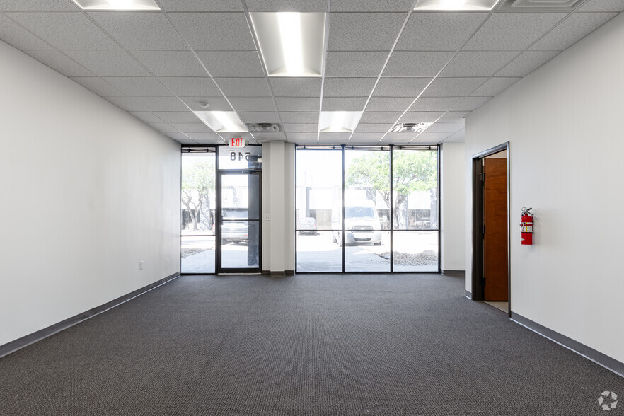 More Photos Of 14934 Webb Chapel Rd, Farmers Branch Flex For Sale