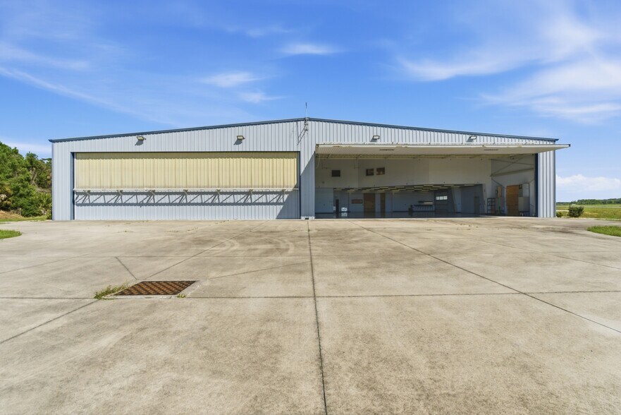 More Photos Of 8600 Airport Blvd, Leesburg Airplane Hangar For Sale