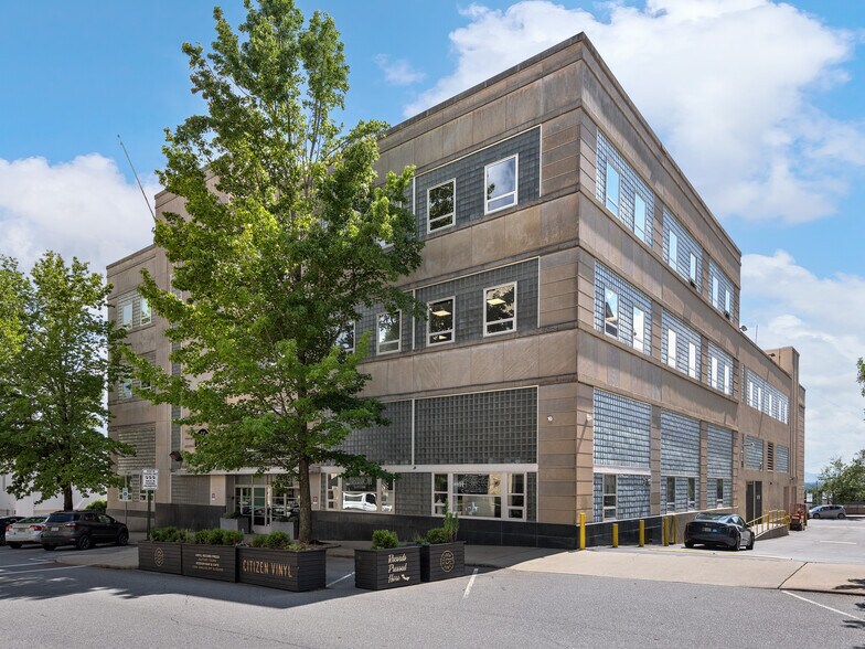 More Photos Of 14 O'Henry Ave, Asheville Loft Creative Space For Lease