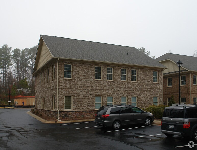 More Photos Of 1905 Woodstock Rd, Roswell Office For Lease
