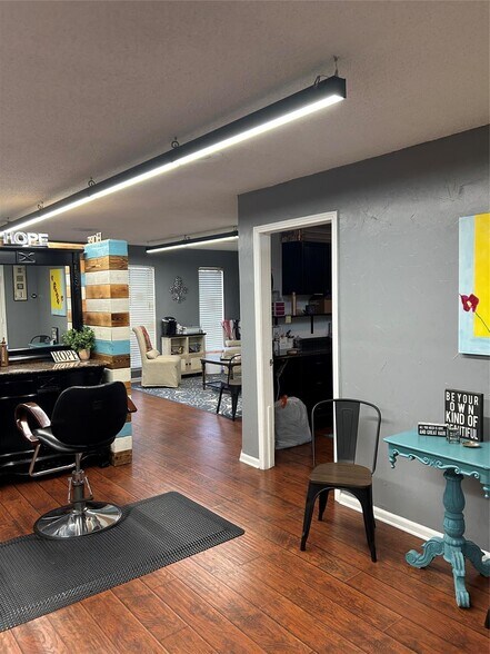More Photos Of 300-324 Jim Wright Fwy, Fort Worth Storefront For Lease