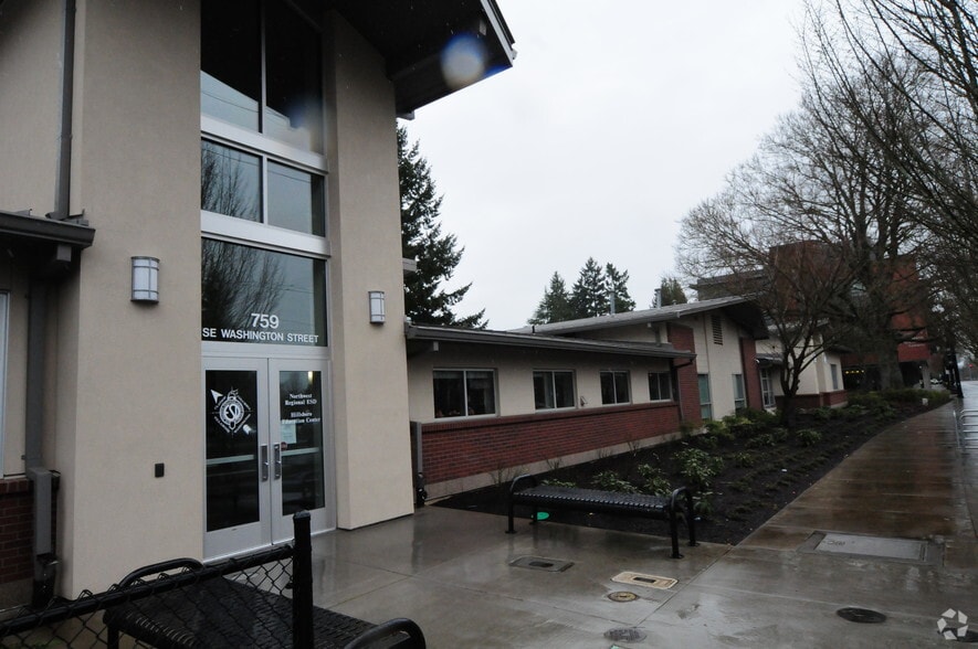 More Photos Of 759 SE Washington St, Hillsboro Schools For Sale