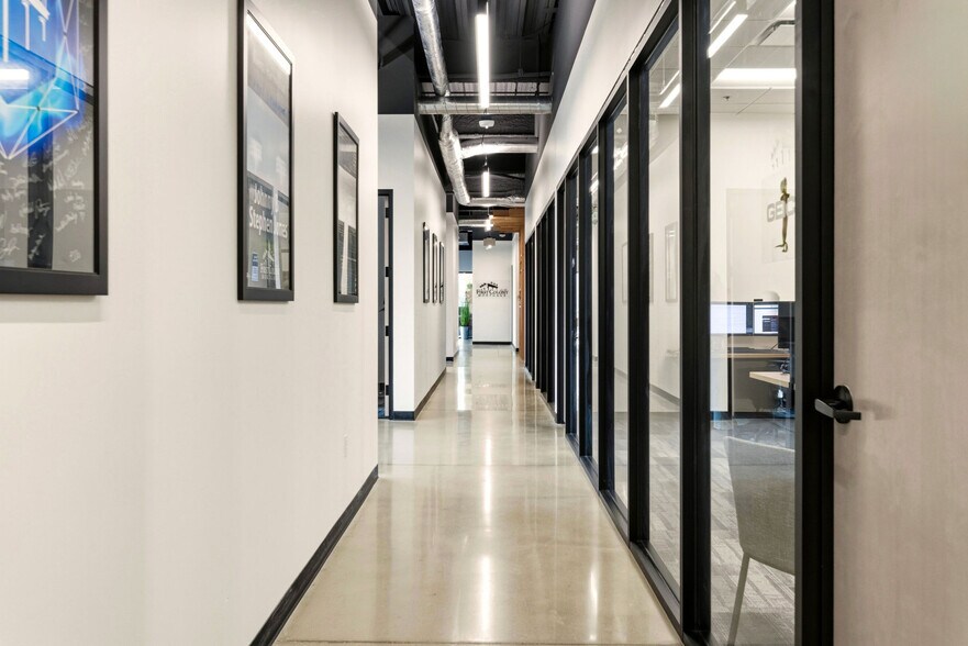 More Photos Of 2100 W Pleasant Grove Blvd, Pleasant Grove Office For Lease