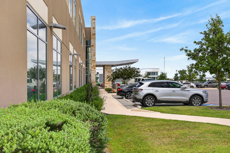More Photos Of 17766 Verde Pky, Schertz Medical For Sale