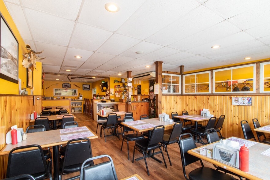 More Photos Of 18 Cross St, Brighton Restaurant For Sale