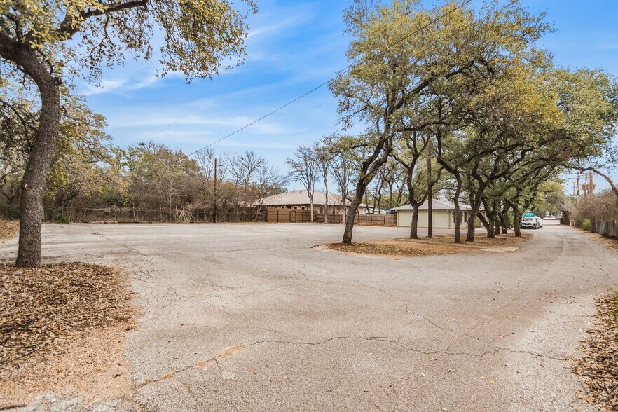 More Photos Of 14235 Blanco Rd, San Antonio Office For Sale