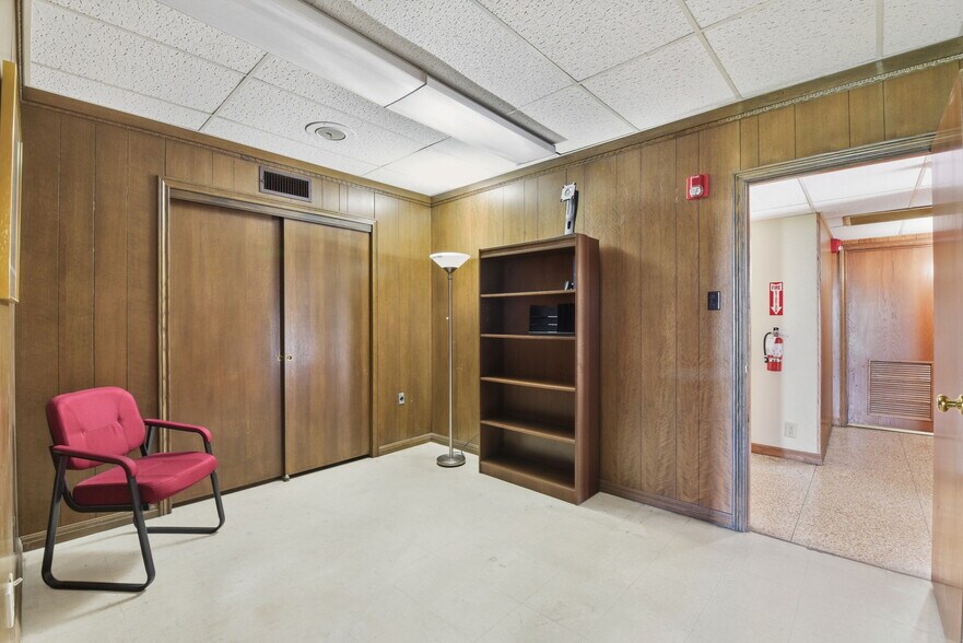 More Photos Of 13026 Rosecrest Dr, Houston Office For Lease