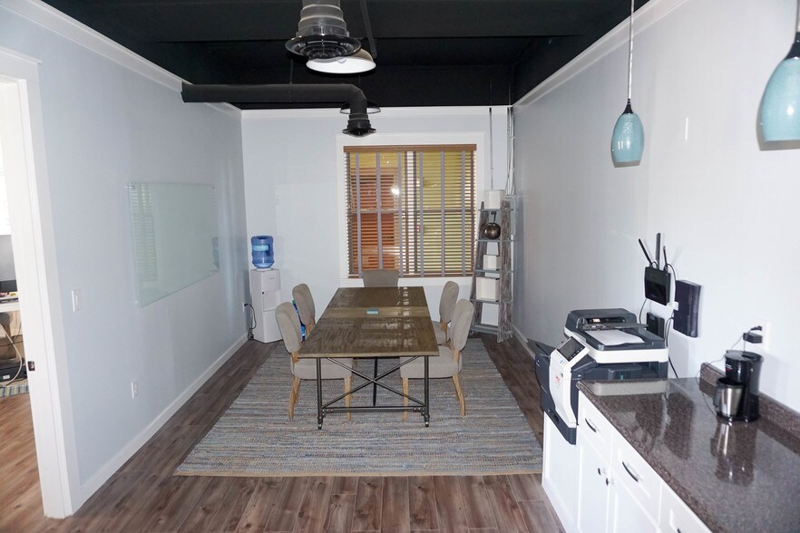 More Photos Of 2050 W County Highway 30A, Santa Rosa Beach Loft Creative Space For Sale