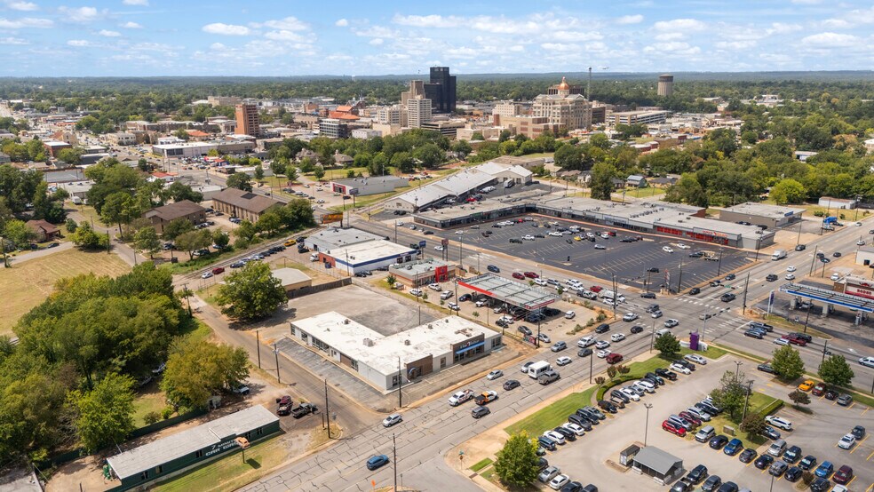 More Photos Of 421 S Beckham Ave, Tyler Medical For Lease