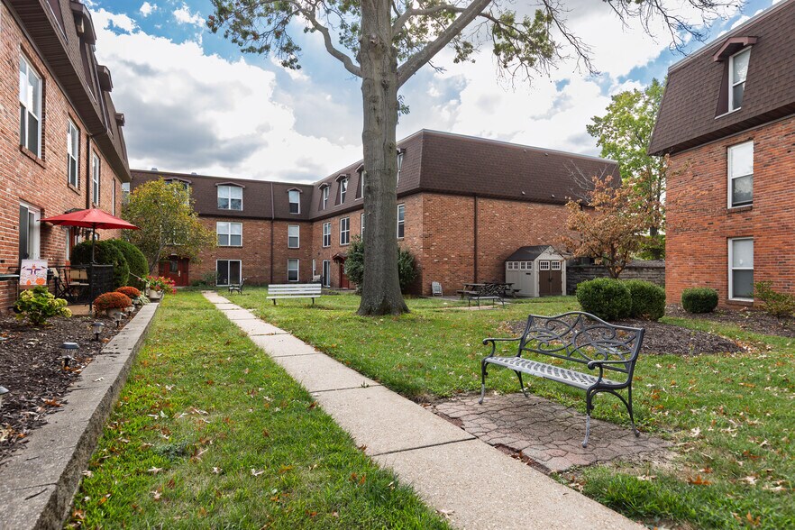 More Photos Of 11542-11556 Concord Village Ave, Saint Louis Apartments For Sale