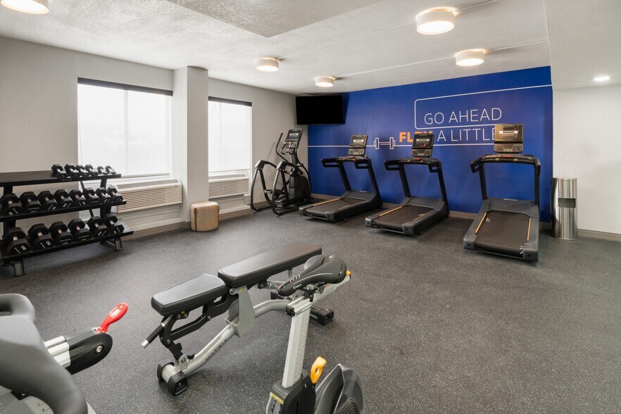 More Photos Of 9231 E Arapahoe Rd, Greenwood Village Hotel For Sale