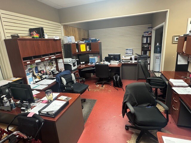 More Photos Of 1103-1127 E Villa Maria Rd, Bryan Unknown For Lease