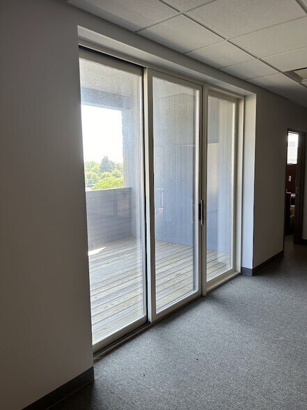 More Photos Of 103 Bradford Rd, Wexford Medical For Lease