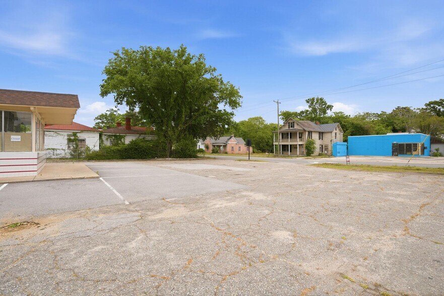 More Photos Of 415 S John St, Goldsboro Restaurant For Sale