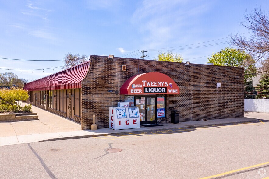 More Photos Of 19171-19191 Merriman Rd, Livonia Unknown For Lease