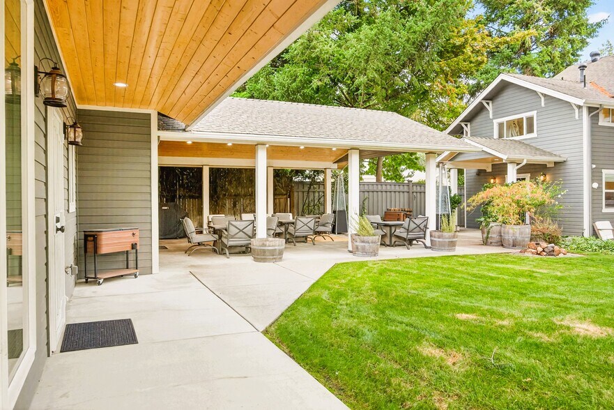 More Photos Of 111 Cedar St, Rogue River Office Residential For Sale