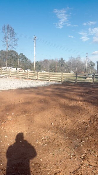 More Photos Of 1001 Old Columbus Rd, Opelika Light Distribution For Lease