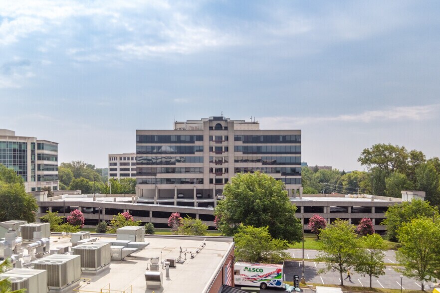 More Photos Of 1950 Old Gallows Rd, Vienna Office For Lease