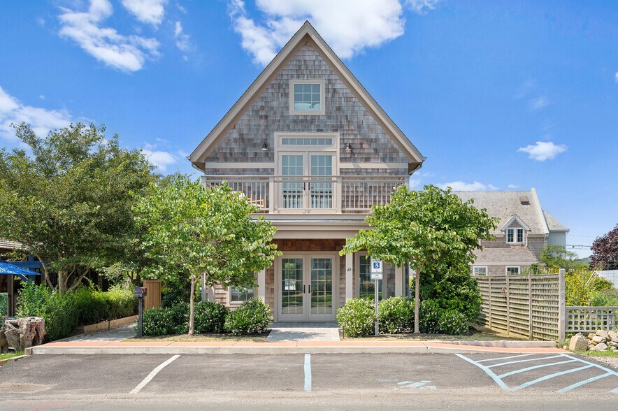 More Photos Of 45 S Euclid Ave, Montauk Storefront Retail Residential For Sale