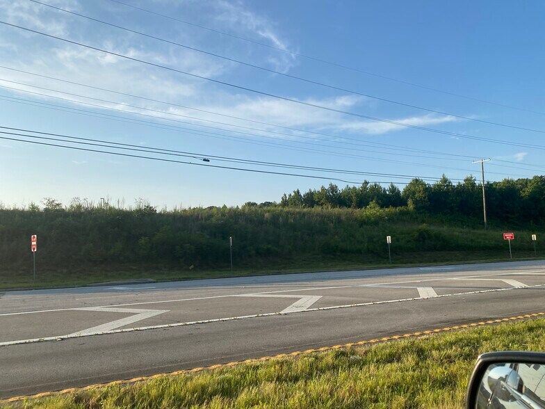 More Photos Of Charles Hardy Pkwy, Dallas Land For Sale