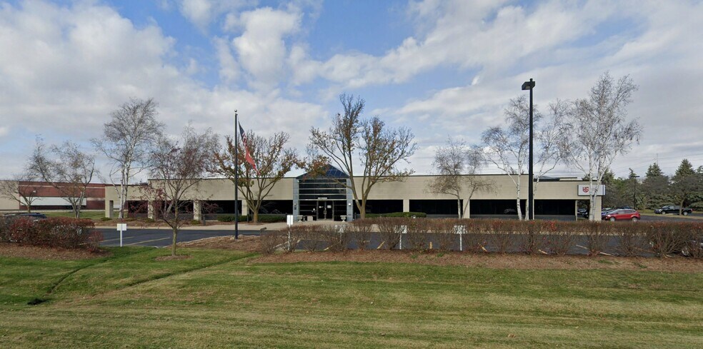 Primary Photo Of N25W23050 Paul Rd, Pewaukee Flex For Sale
