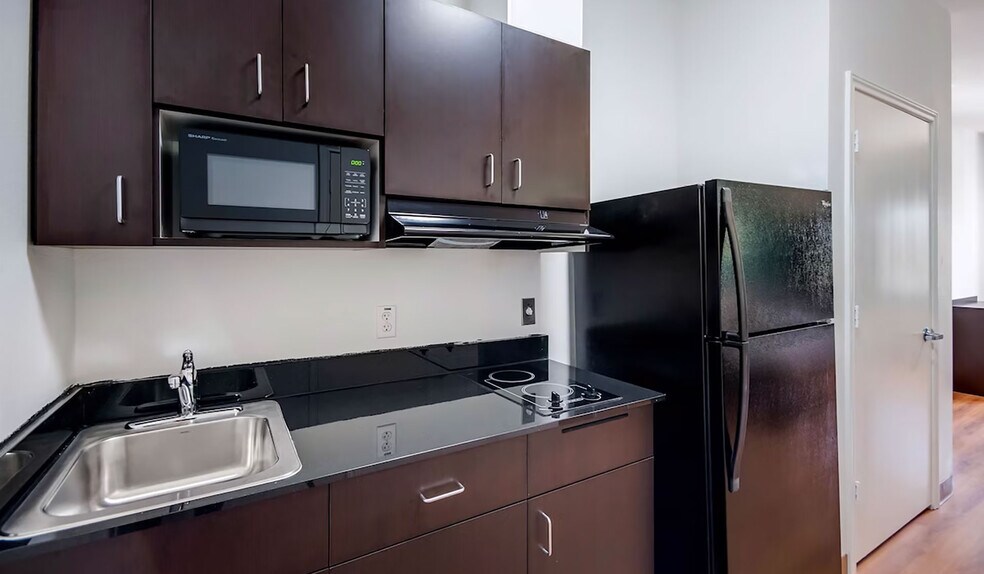 More Photos Of 209 Cedar Ln, Channelview Hotel For Sale