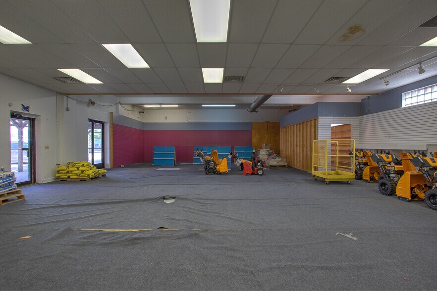 More Photos Of 206 Union St S, Mora Freestanding For Lease