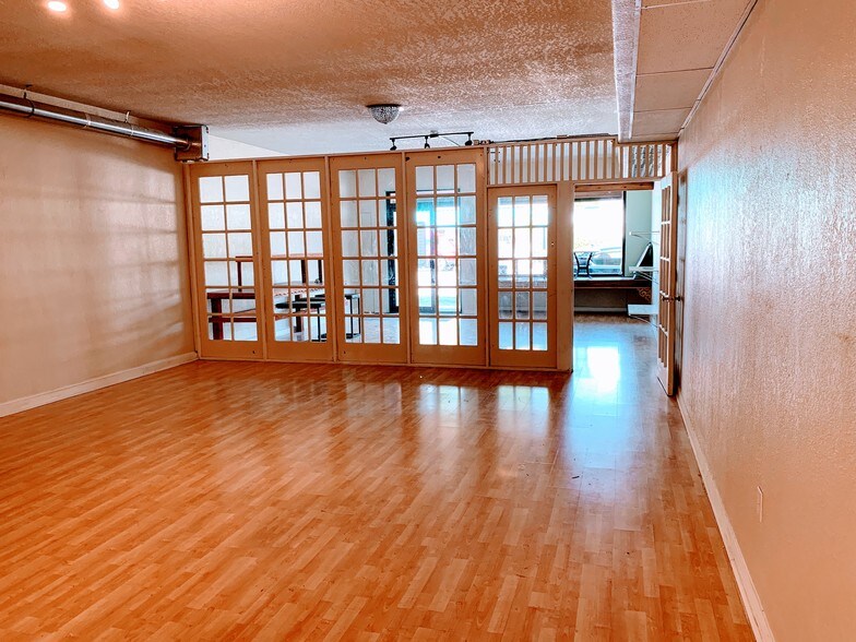 More Photos Of 1317-1319 Edgewater Dr, Orlando Storefront For Lease