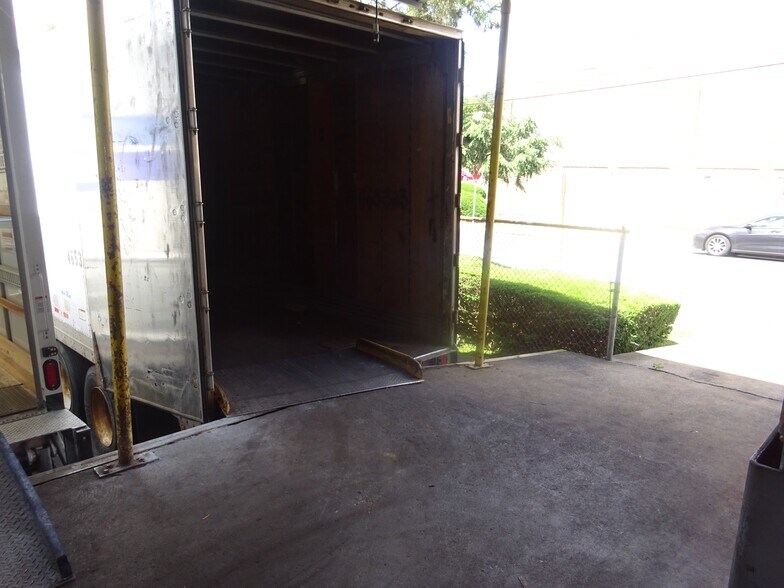 More Photos Of 3146 Marion St, Laureldale Manufacturing For Sale