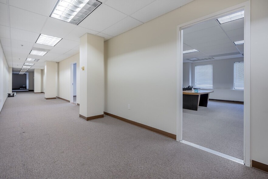 More Photos Of 55-75 Erieview Plz, Cleveland Office For Sale