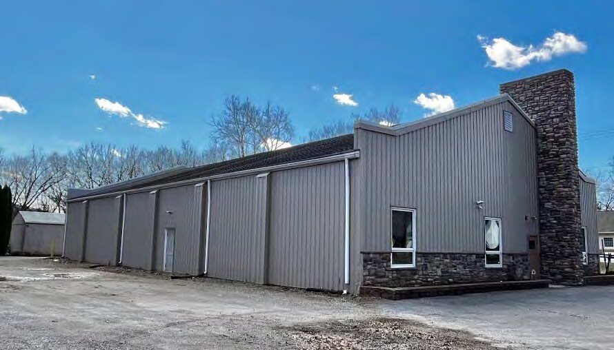 More Photos Of 300 5th St, Belvidere Light Distribution For Sale