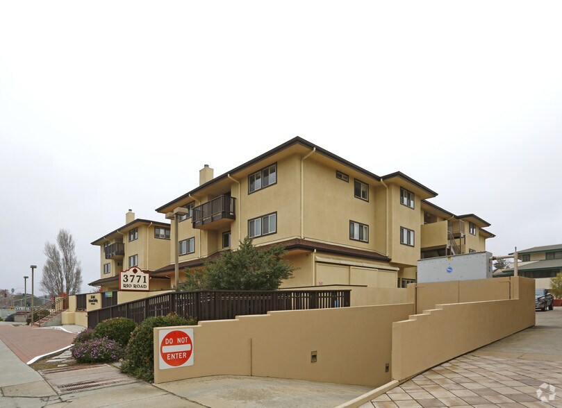 More Photos Of 3771 Rio Rd, Carmel Office For Lease