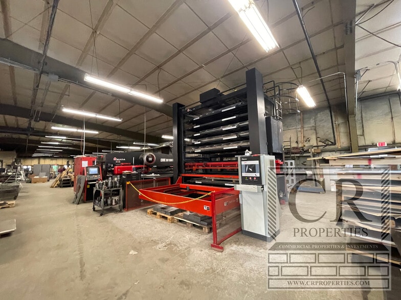 More Photos Of 19 Ryan Dr, Hopewell Junction Manufacturing For Lease