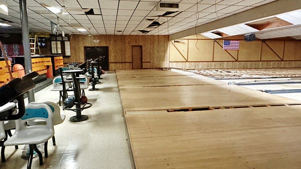 More Photos Of 1220 Long Run Rd, White Oak Bowling Alley For Sale