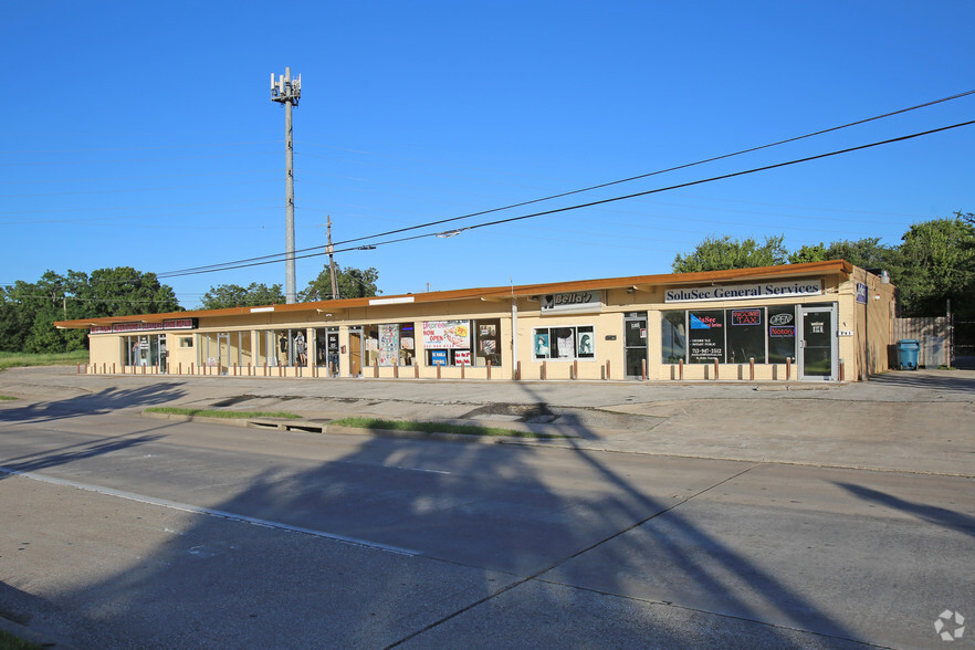 Primary Photo Of 401-415 Edgebrook Dr, Houston General Retail For Sale