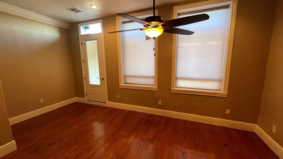 More Photos Of 415 N Muskogee Ave, Tahlequah Storefront Retail Residential For Sale