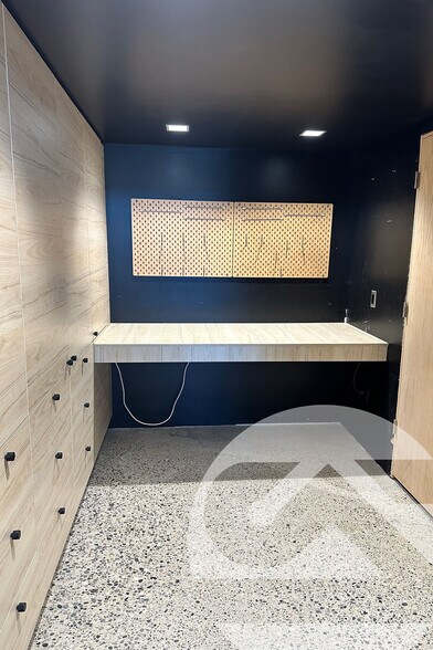 More Photos Of 2321 Wolcott St, Ferndale Office For Lease