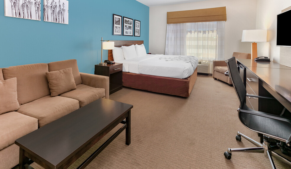 More Photos Of 615 City Center Way, Longview Hotel For Sale