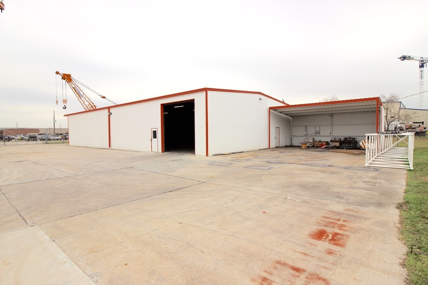 More Photos Of 14702 Jersey Shore Dr, Houston Warehouse For Lease