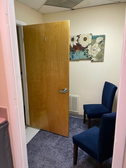 More Photos Of 660-670 Lincoln St, Portsmouth Unknown For Lease