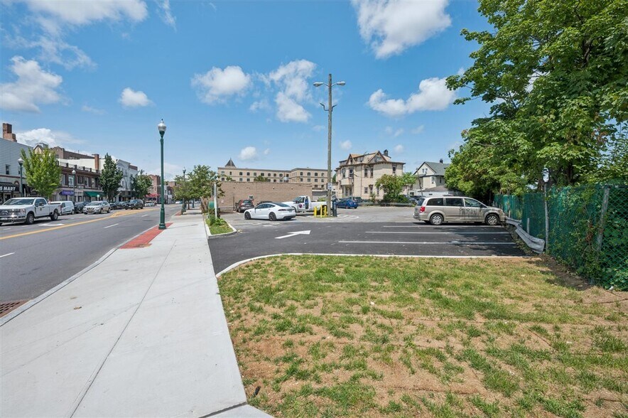 More Photos Of 343-351 North Ave, New Rochelle Storefront For Sale