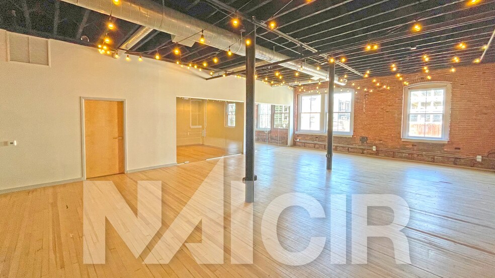 More Photos Of 201 N 2nd St, Harrisburg Office For Lease