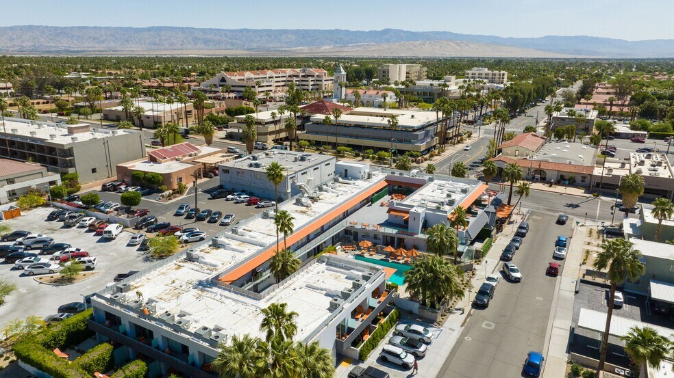 More Photos Of 140 W Via Lola, Palm Springs Hotel For Lease