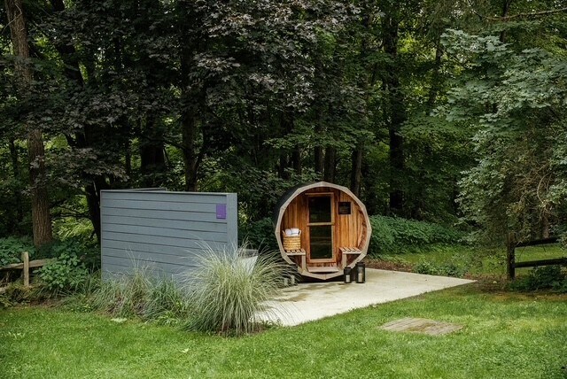 More Photos Of 3805 Main St, Stone Ridge Hotel For Sale